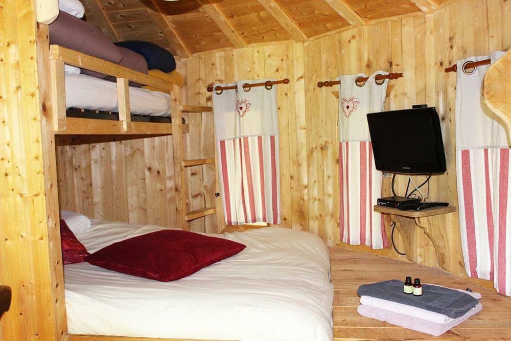 Domaine De Syam - Gites, Chambres D'Hotes & Cabanes Exterior photo